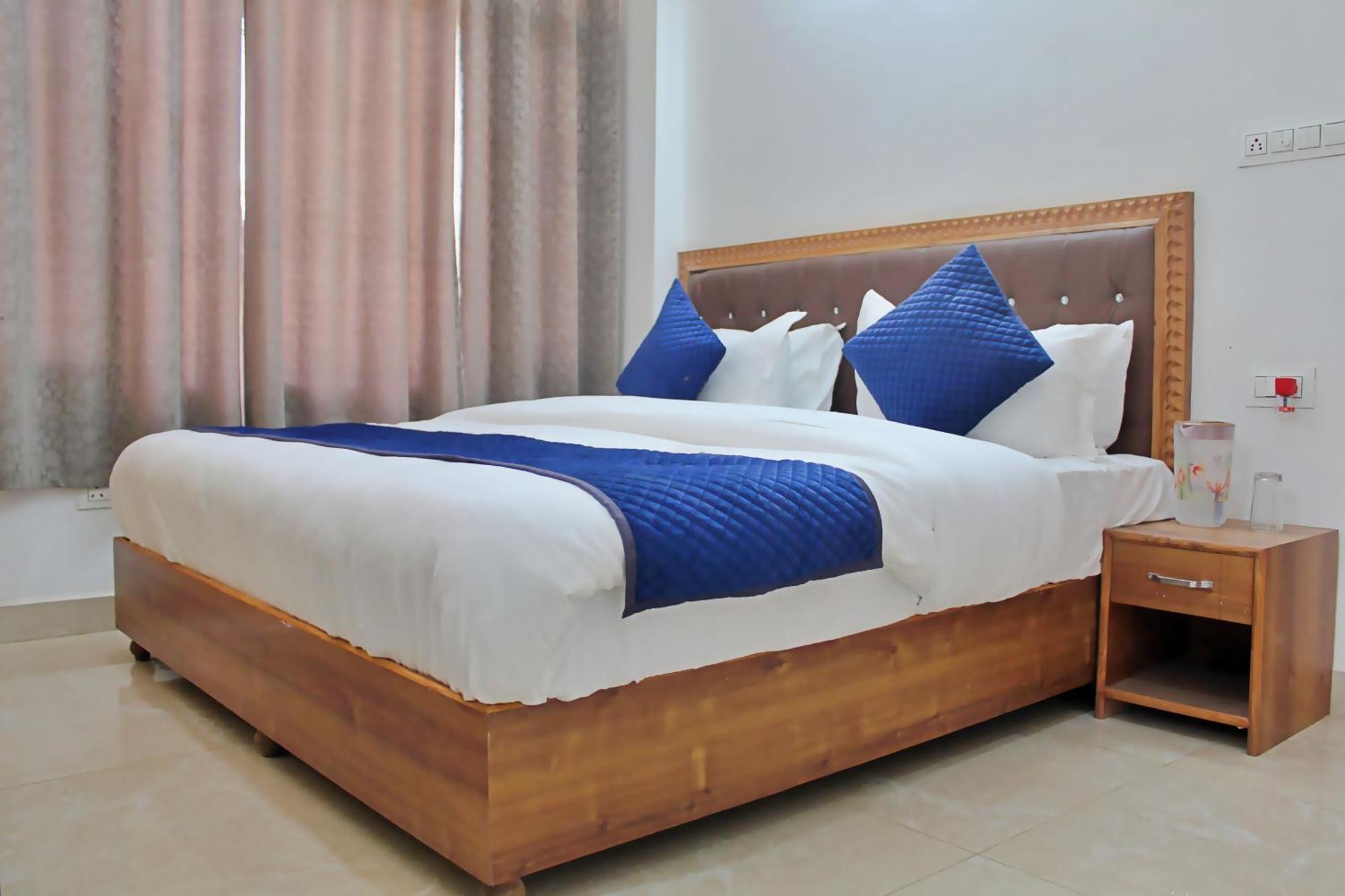 The Richie Royal Inn Manāli Zewnętrze zdjęcie